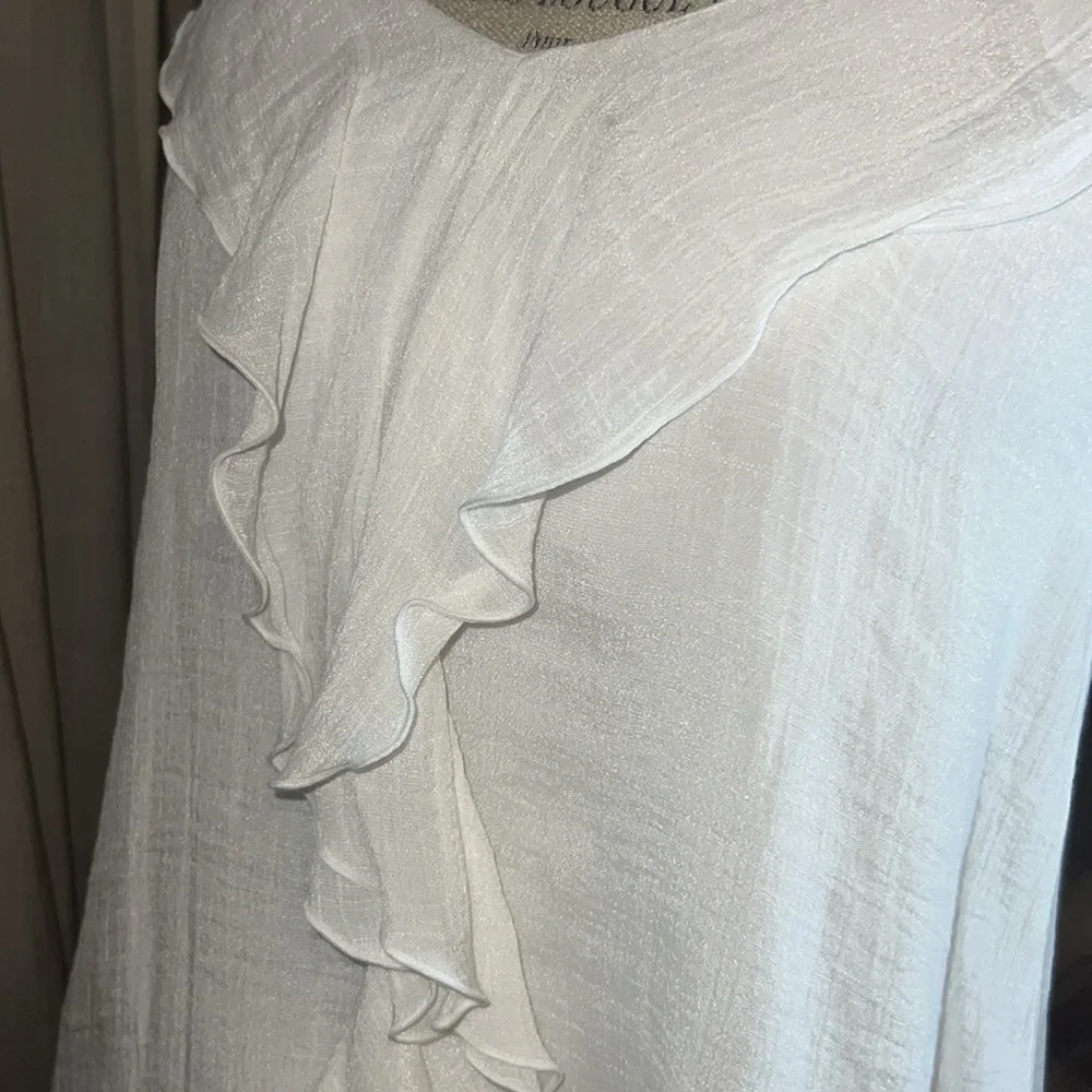 A. Byer white sleeveless women’s blouse lightweight ruffle shirt Small - Picture 6 of 9